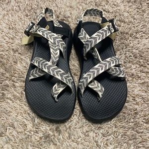 Chacos women’s sandals in EUC